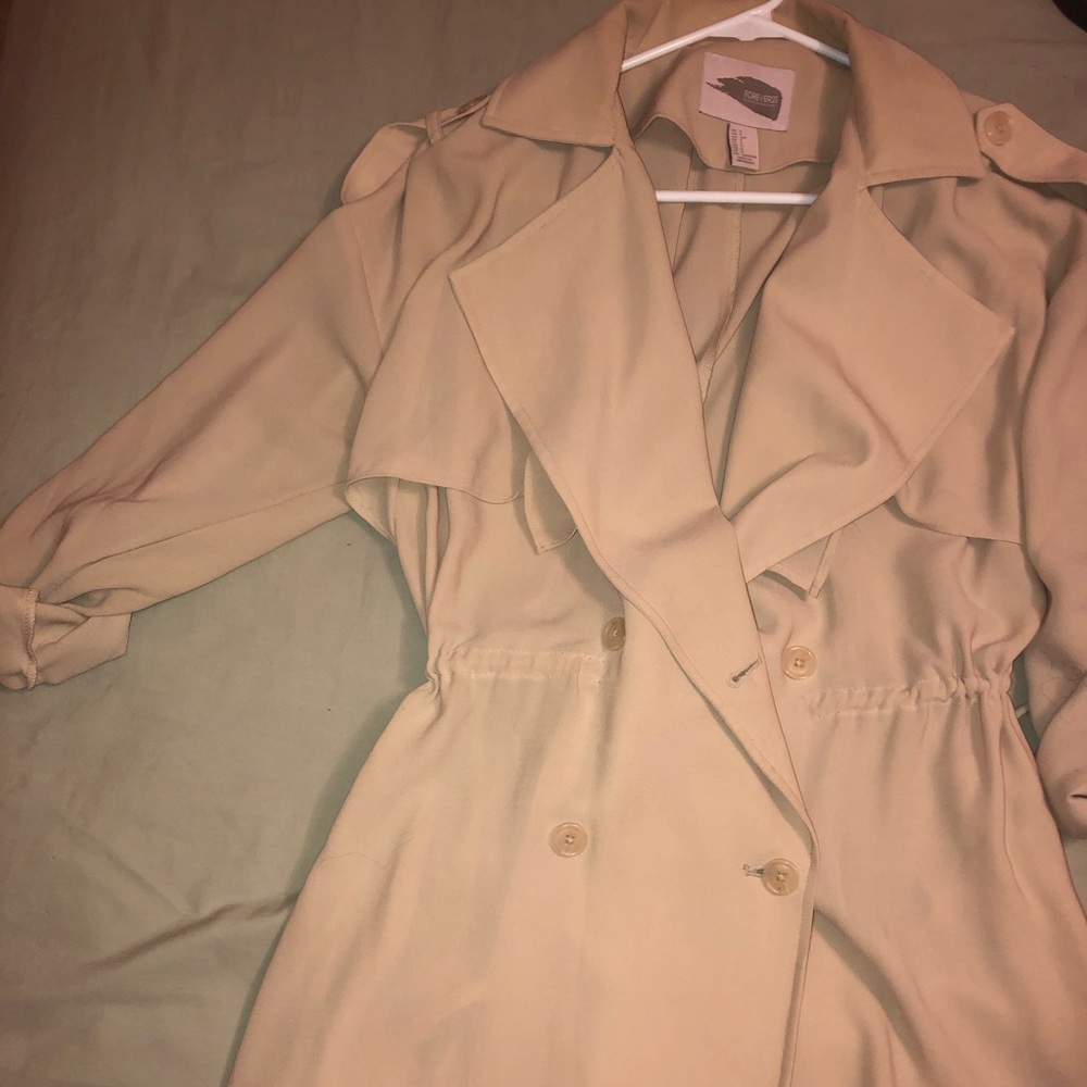 Forever21 flowy nude / cream trench coat jacket